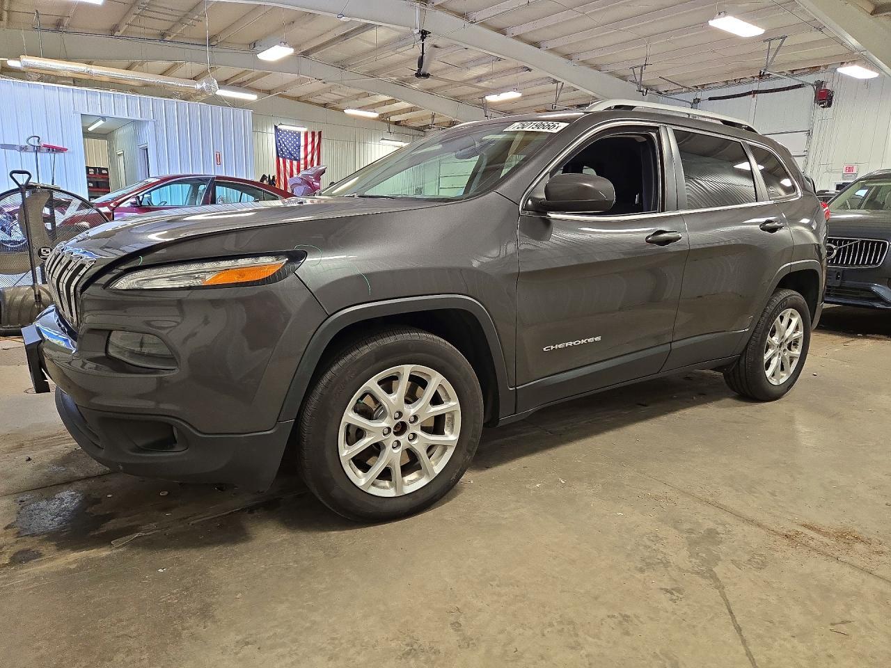 Vue de 2017 JEEP CHEROKEE LATITUDE, angle 1