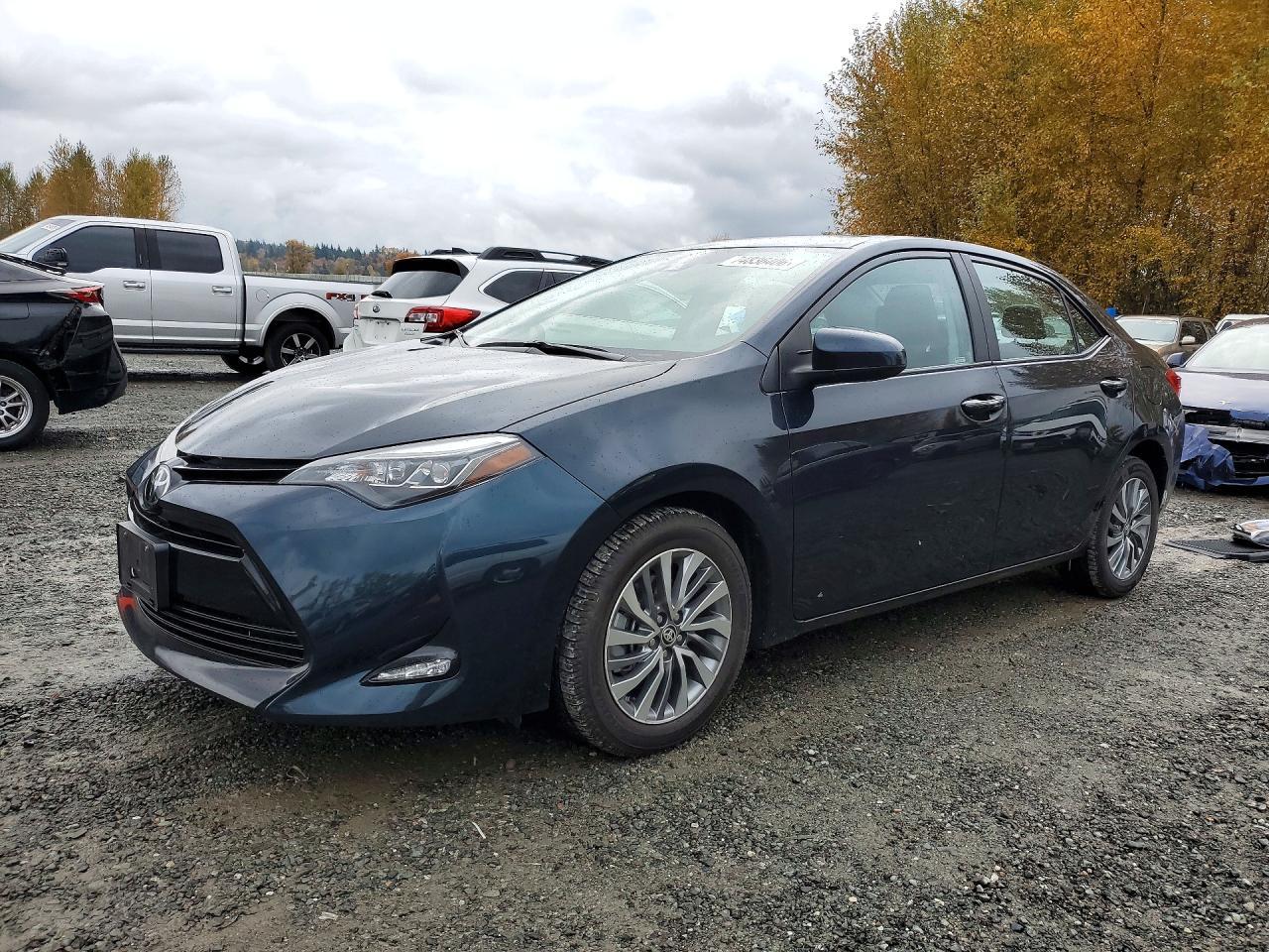 Vue de 2018 TOYOTA COROLLA XLE, angle 1