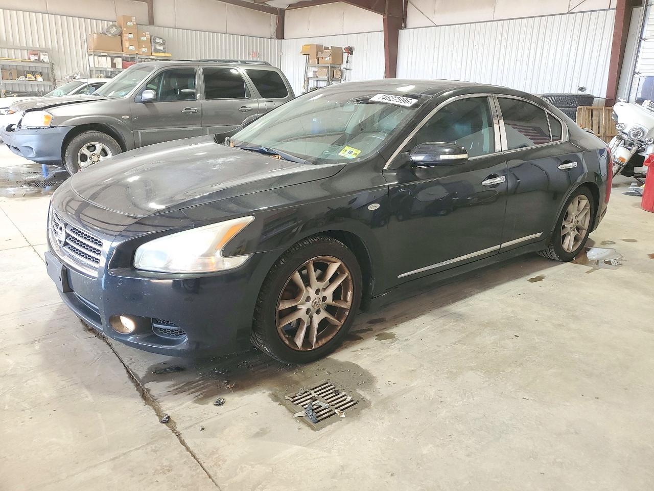 Вид 2009 NISSAN MAXIMA 3.5 S, угол 1