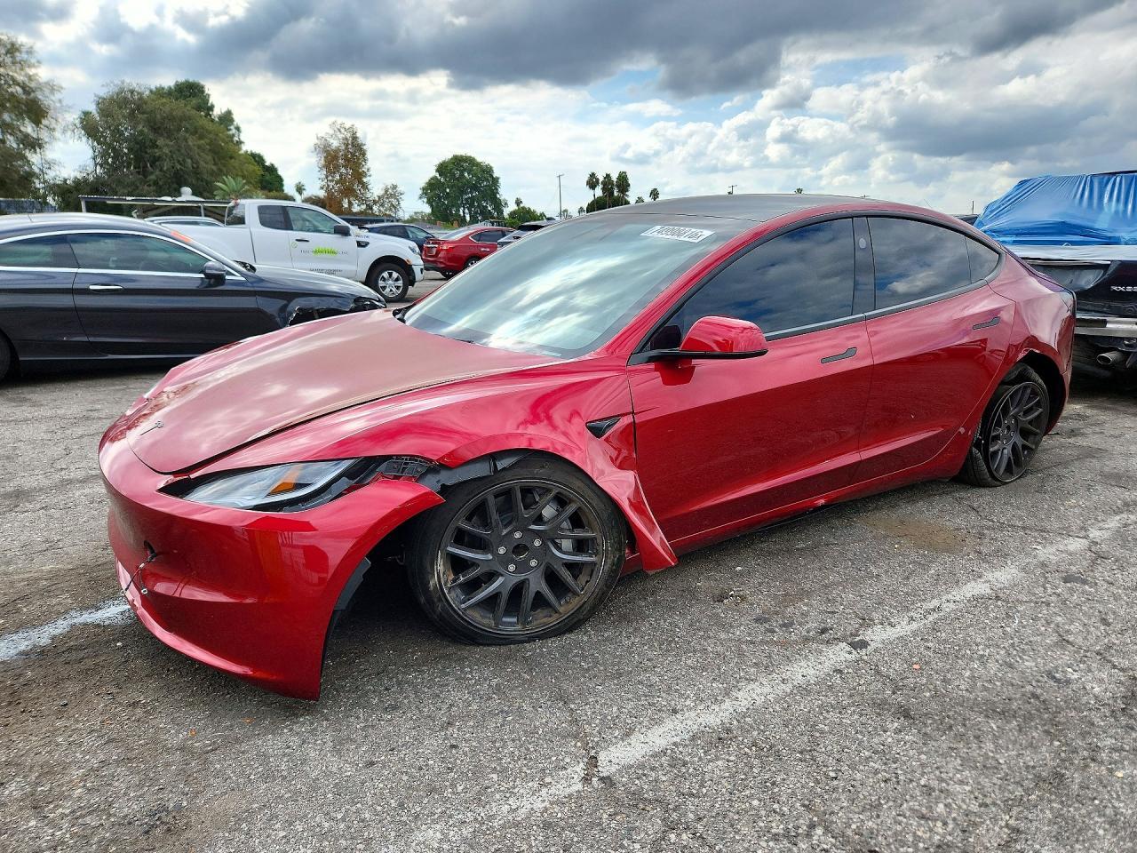 منظر 2026 TESLA MODEL 3، زاوية 1
