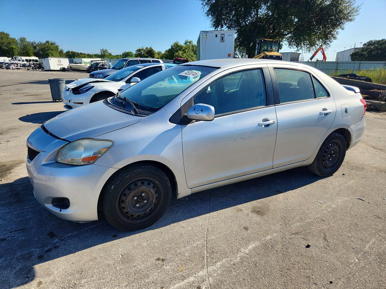 Вид 2012 TOYOTA YARIS FLEET, угол 1