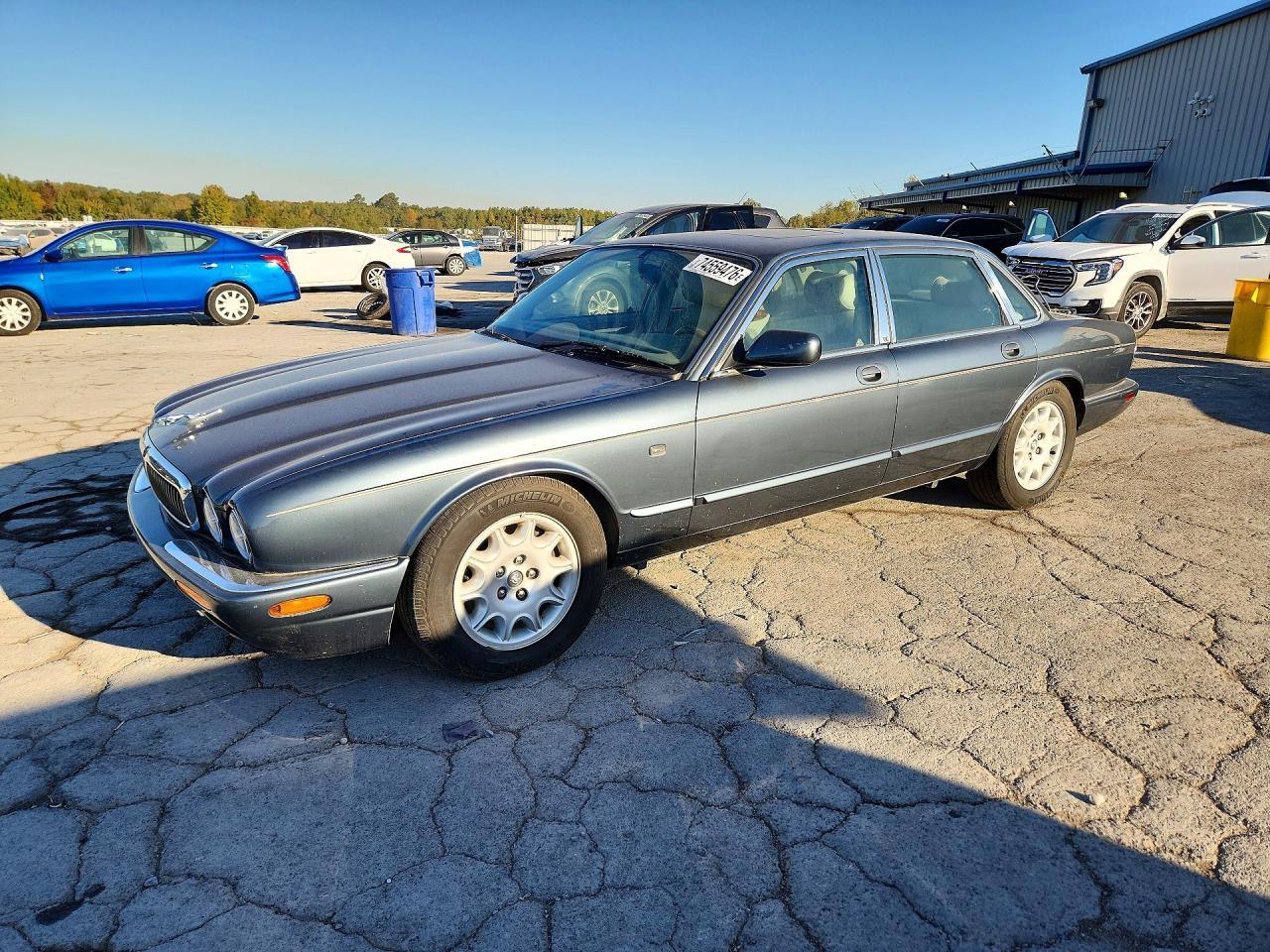 Vue de 1998 JAGUAR XJ8, angle 1