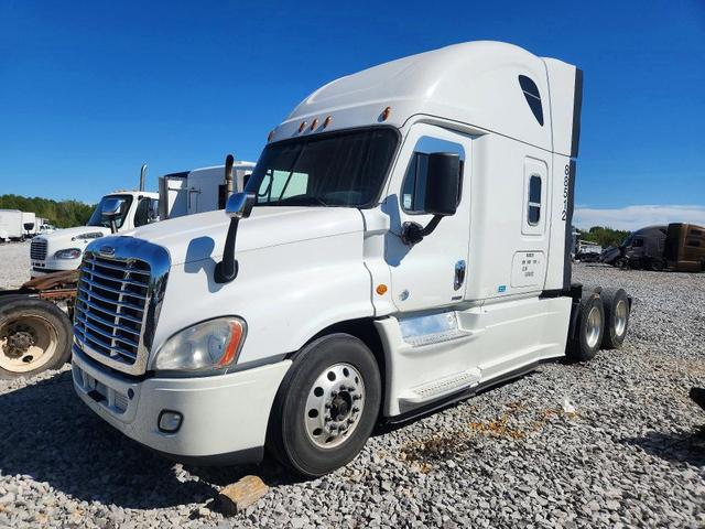 2015 FREIGHTLINER CASCADIA 125   