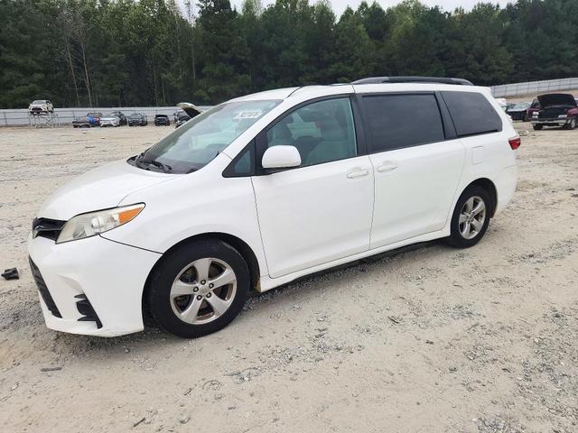 2019 TOYOTA SIENNA LE  