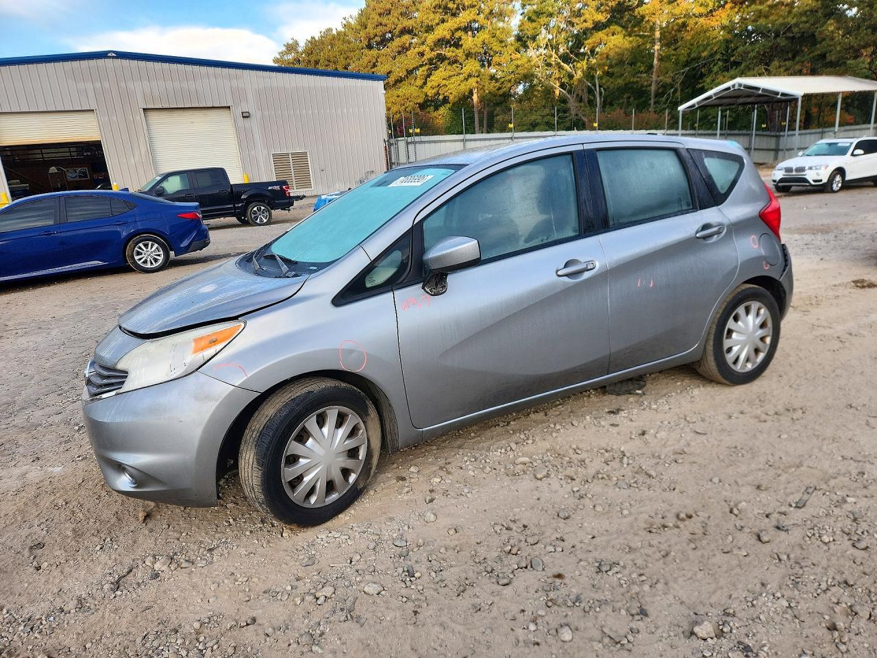 Vedere 2015 NISSAN VERSA SV, unghi 1