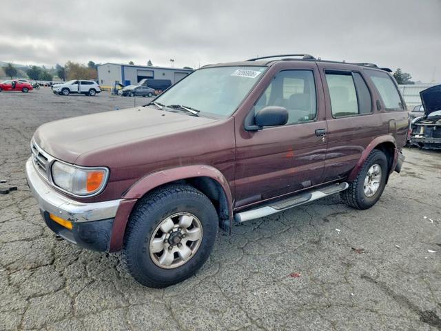 1998 NISSAN PATHFINDER XE  
