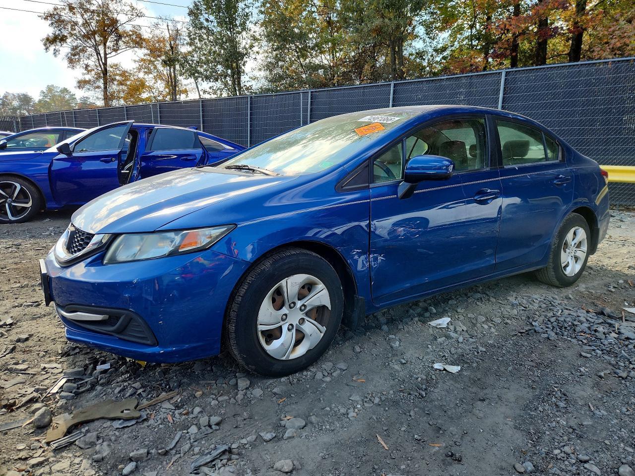 Vue de 2015 HONDA CIVIC LX, angle 1