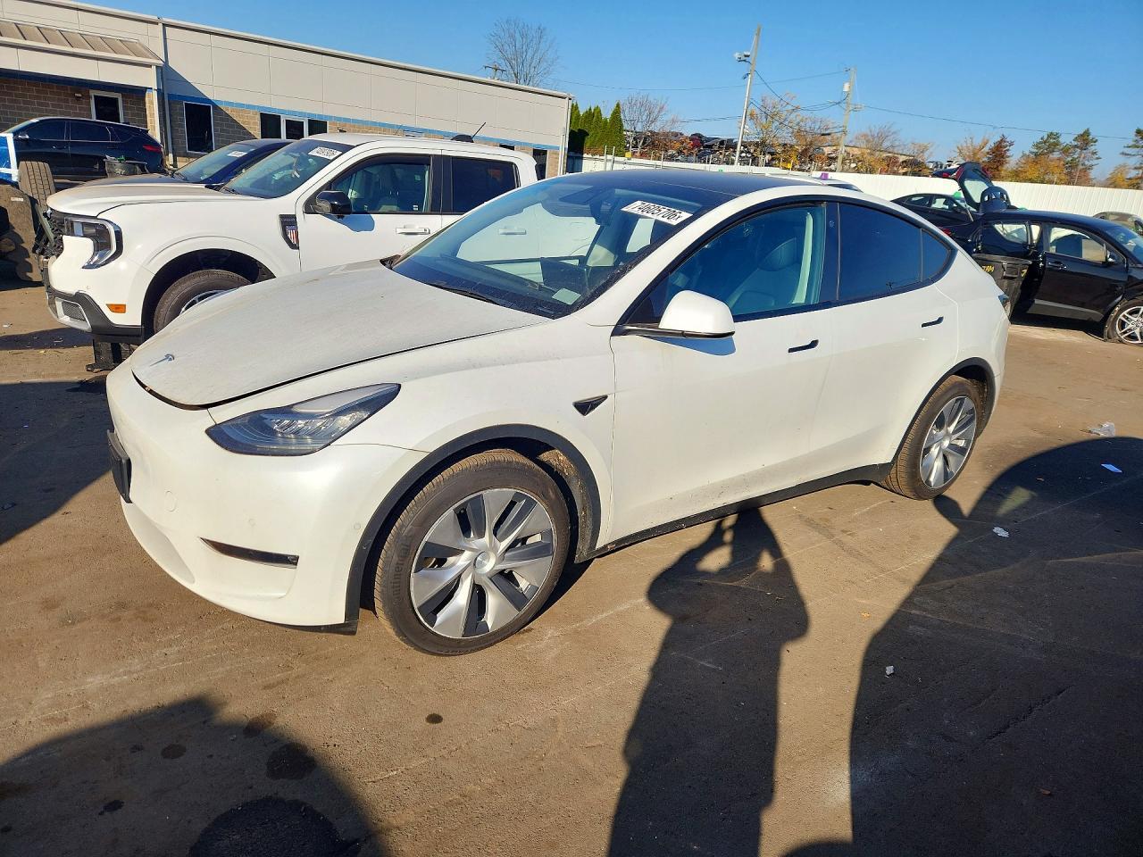 Vue de 2021 TESLA MODEL Y, angle 1