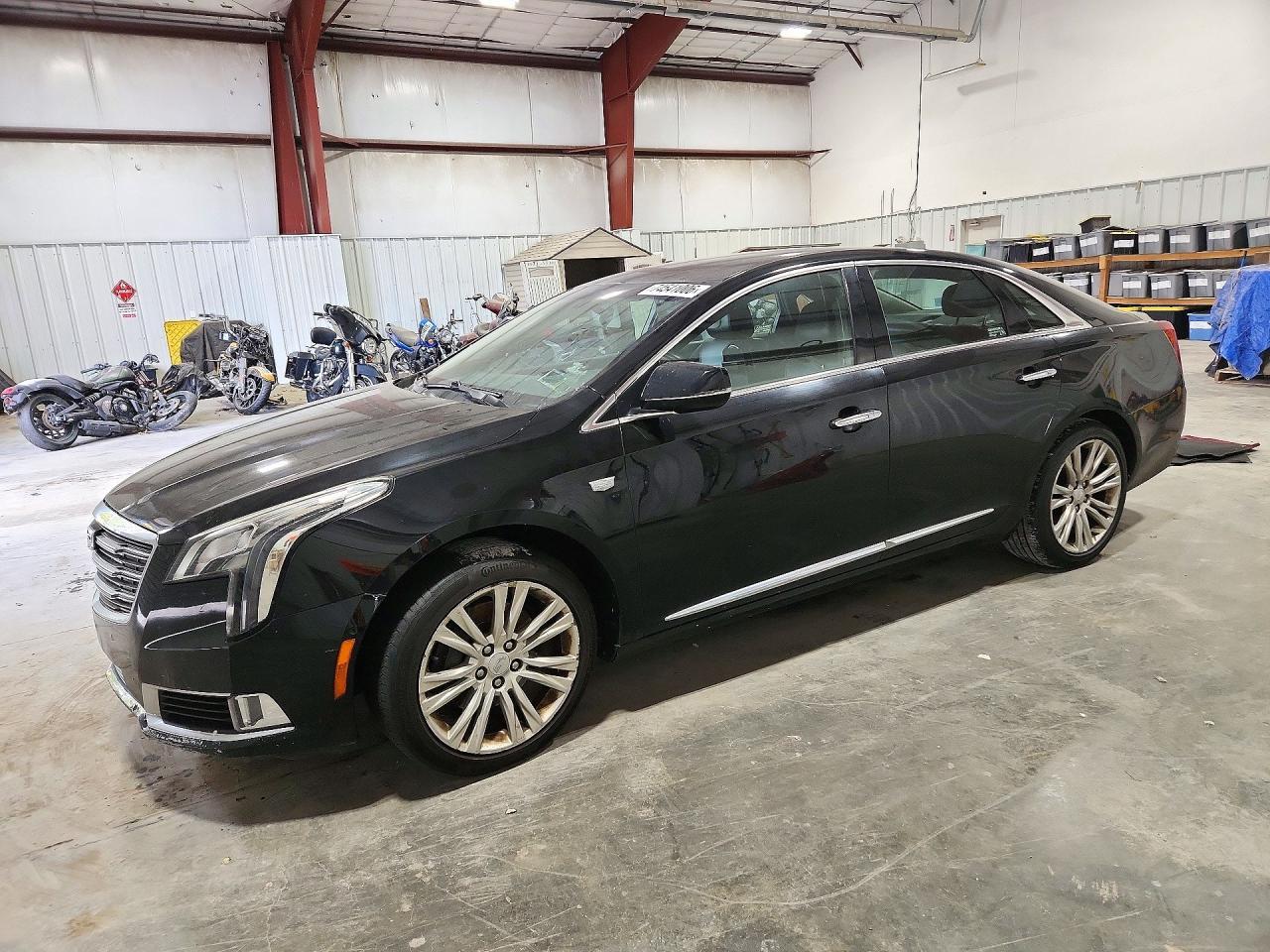 Vue de 2018 CADILLAC XTS LUXURY, angle 1