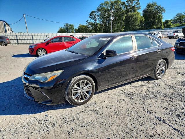 2017 TOYOTA CAMRY SE  