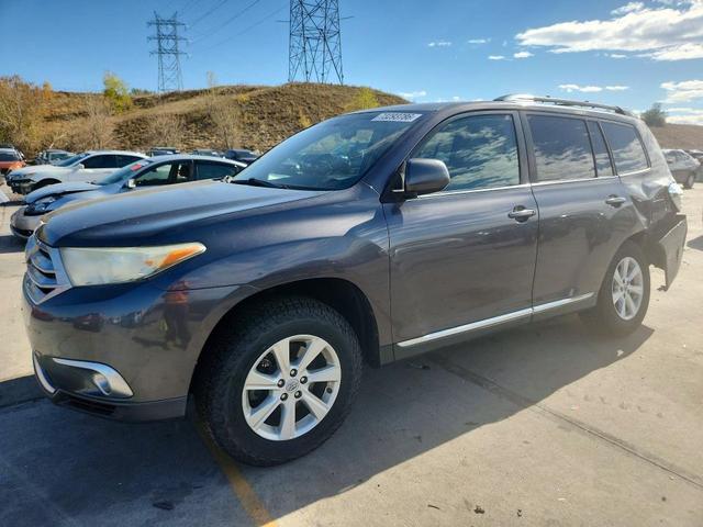 2011 TOYOTA HIGHLANDER SE  