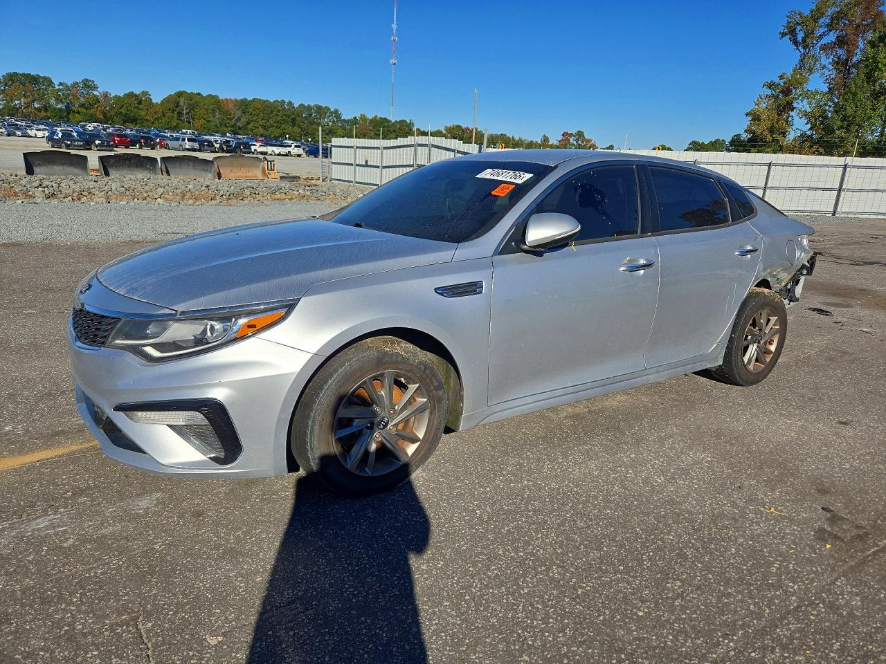 Vue de 2019 KIA OPTIMA LX, angle 1