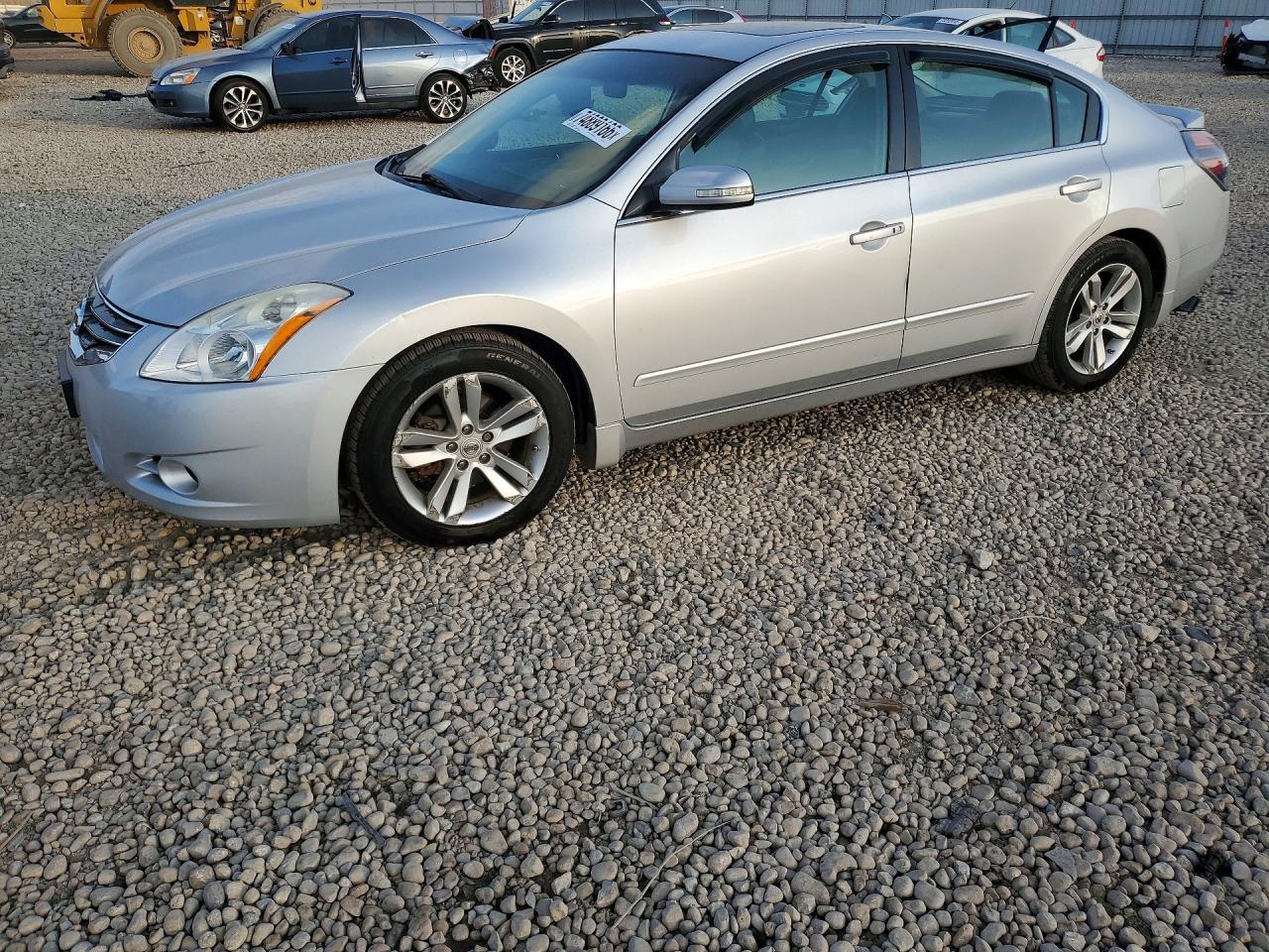 منظر 2011 NISSAN ALTIMA SR، زاوية 1