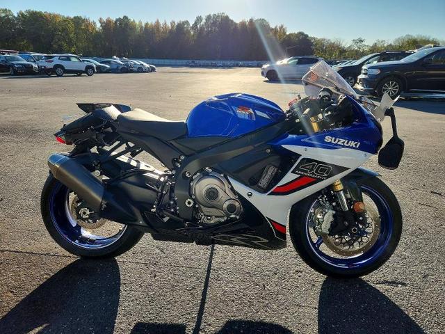 2027 SUZUKI GSX-R750   