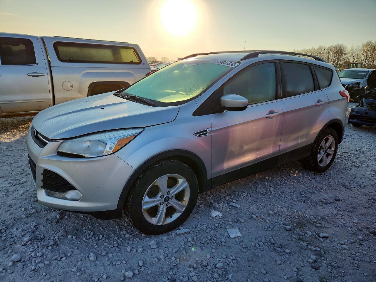 منظر 2016 FORD ESCAPE SE، زاوية 1