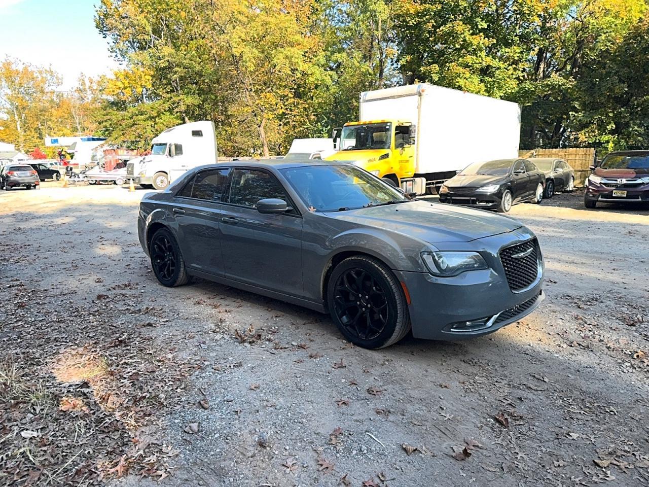 Вид 2019 CHRYSLER 300 S, угол 1