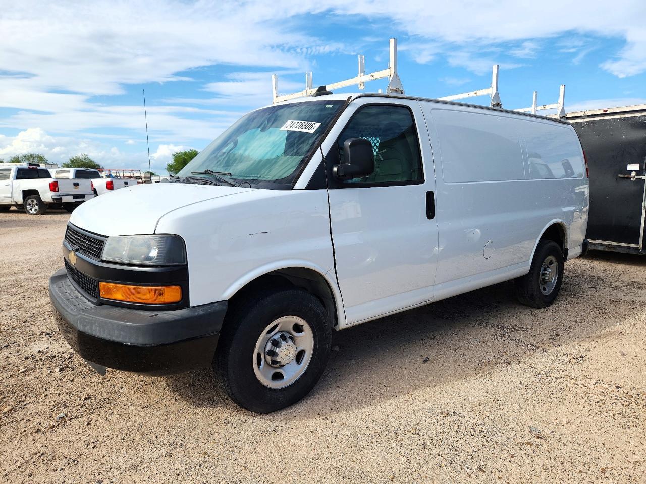 Вид 2021 CHEVROLET EXPRESS, угол 1