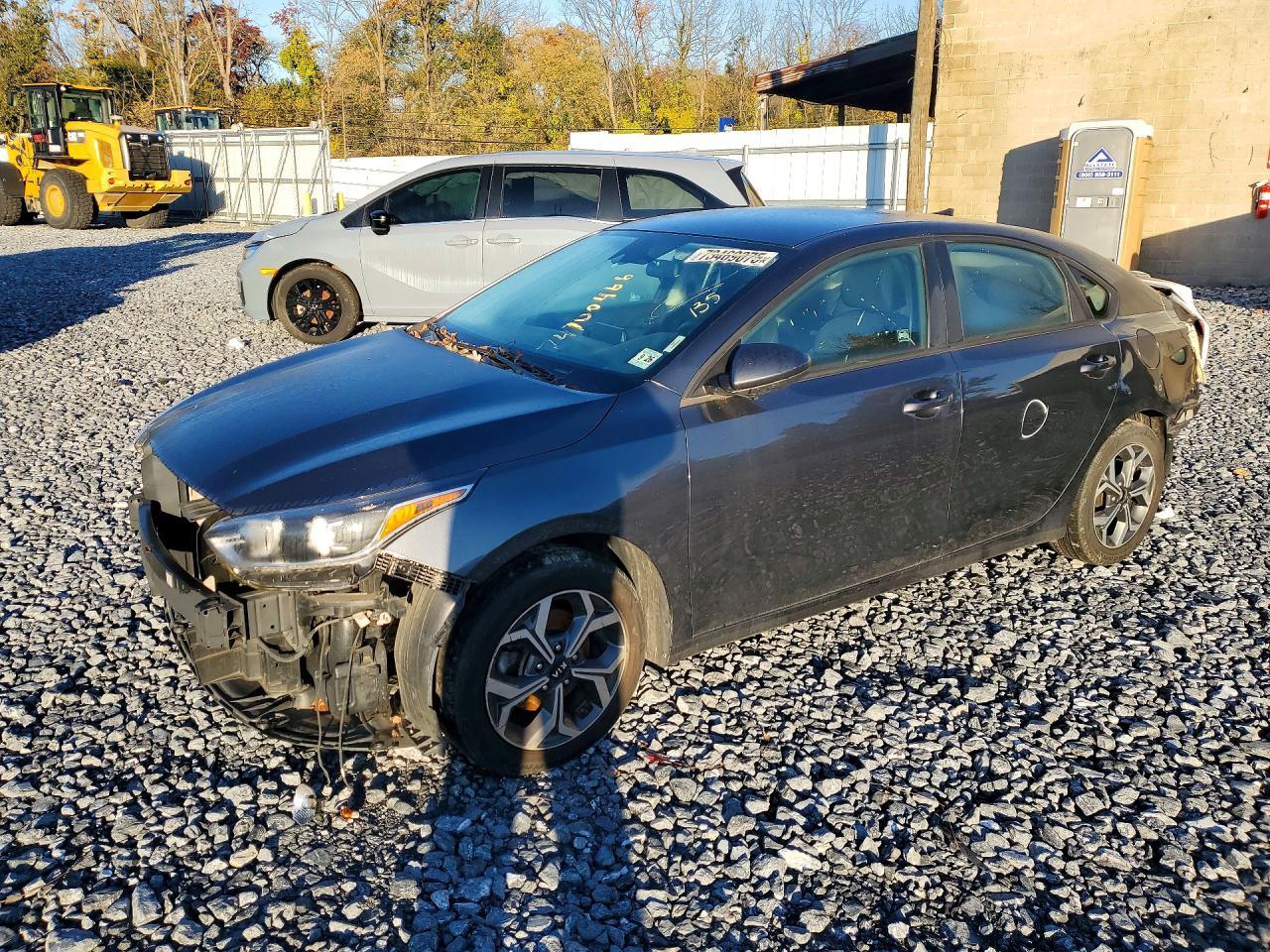 Vue de 2021 KIA FORTE LXS, angle 1