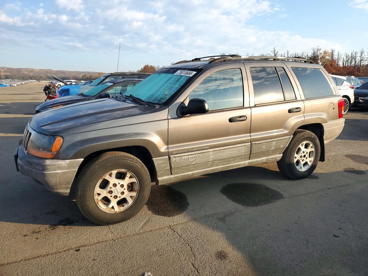 Vue de 2000 JEEP GRAND CHEROKEE LAREDO, angle 1