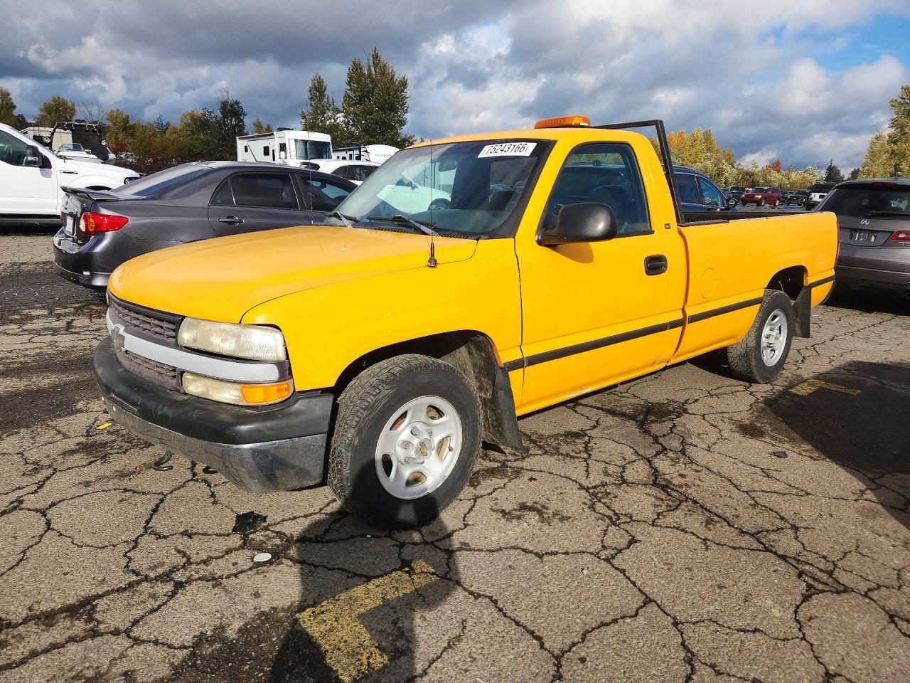 Vue de 2000 CHEVROLET SILVERADO C1500, angle 1