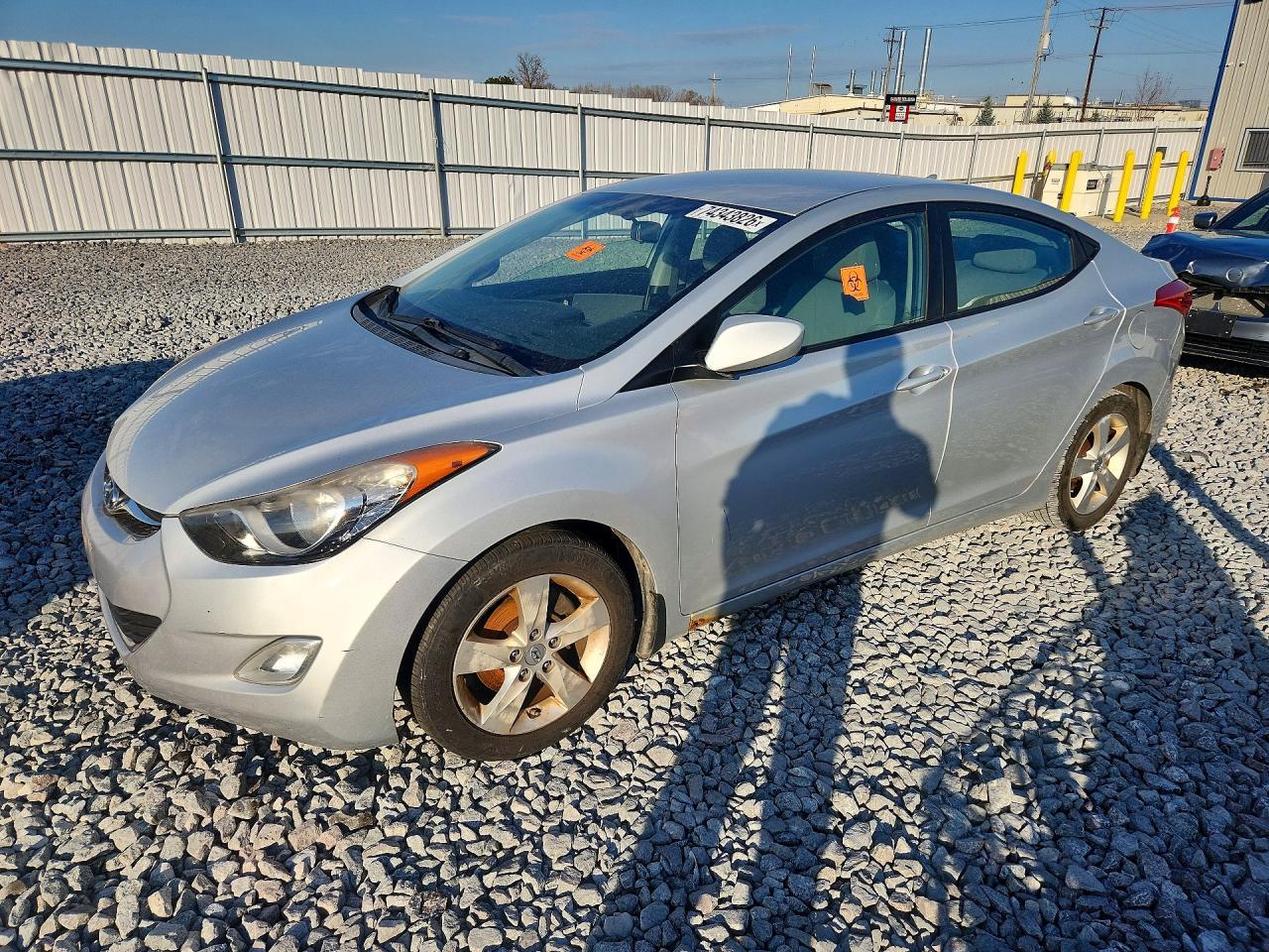 Vista de 2012 HYUNDAI ELANTRA GLS, ángulo 1