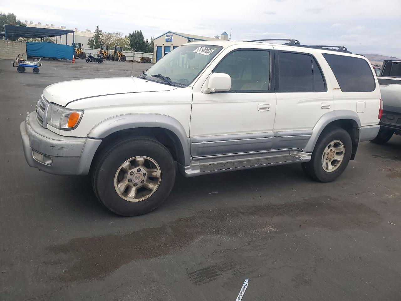 منظر 1999 TOYOTA 4RUNNER LIMITED، زاوية 1