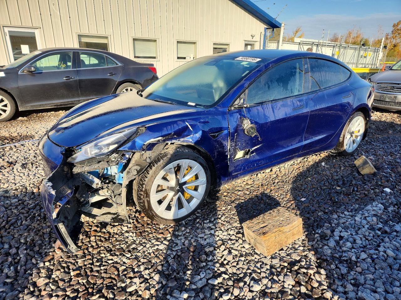 Vue de 2021 TESLA MODEL 3, angle 1