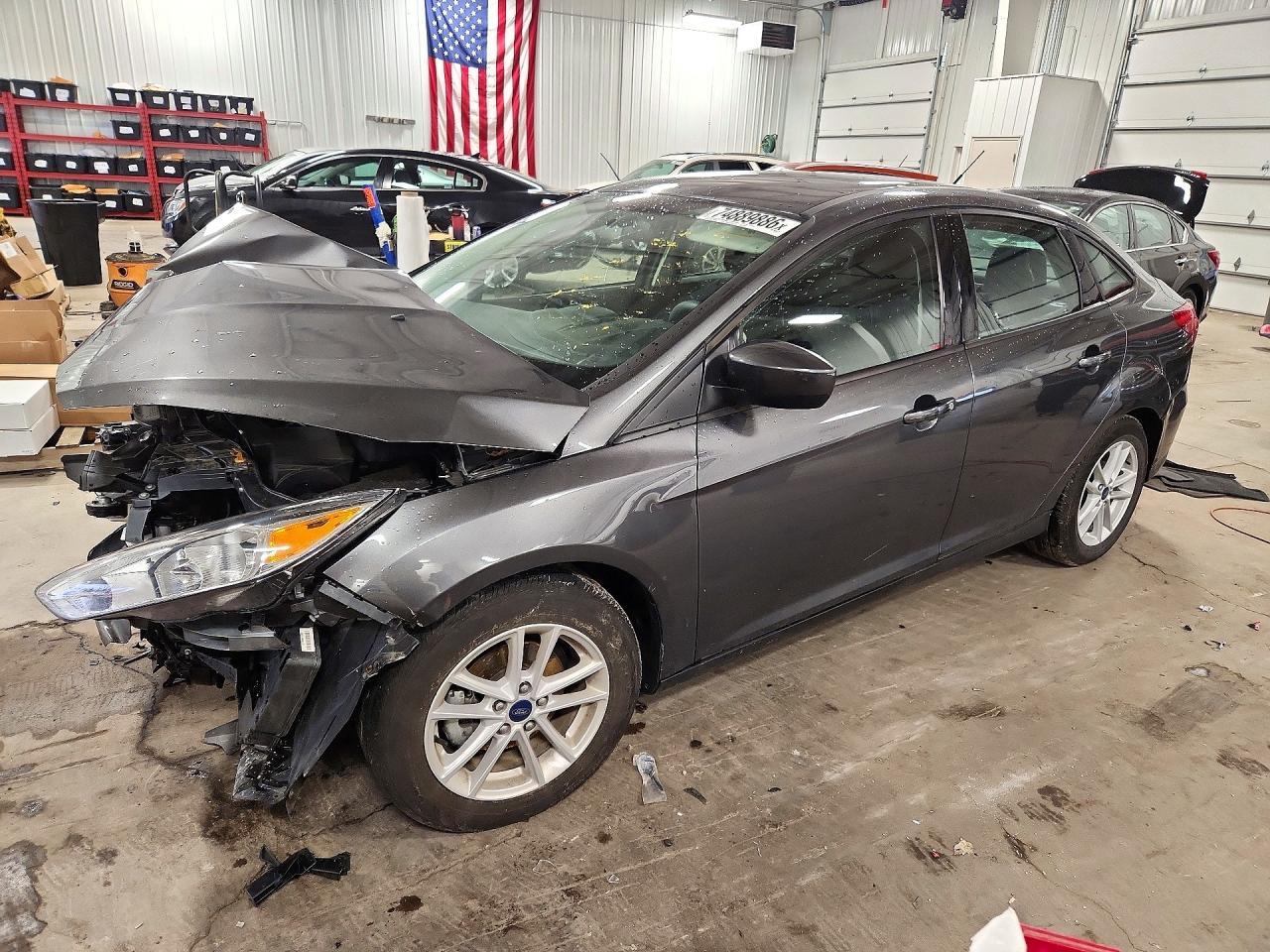 Вид 2018 FORD FOCUS SE, угол 1