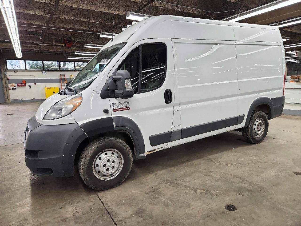 Vue de 2018 RAM PROMASTER 1500 1500 HIGH, angle 1