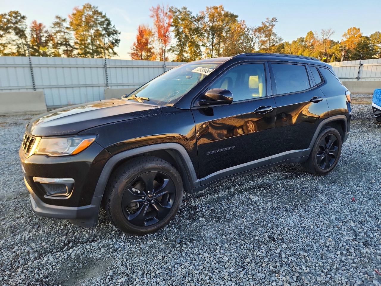 منظر 2021 JEEP COMPASS LATITUDE، زاوية 1