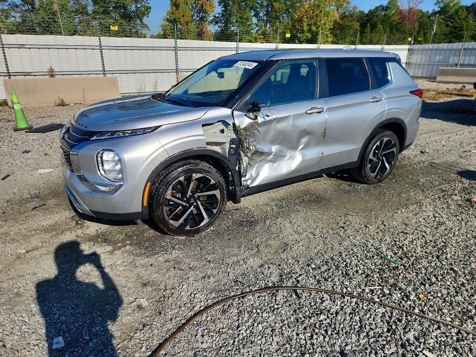2022 MITSUBISHI OUTLANDER SE  