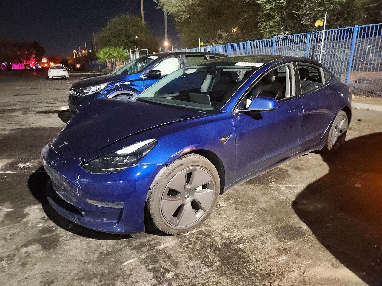Vue de 2023 TESLA MODEL 3, angle 1