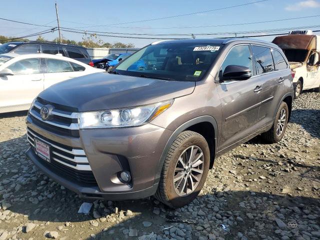 2017 TOYOTA HIGHLANDER XLE  