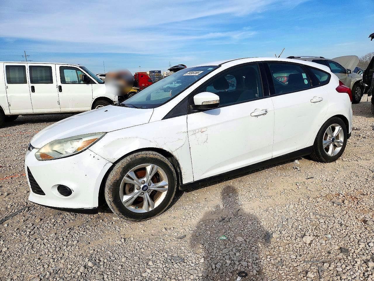 منظر 2013 FORD FOCUS SE، زاوية 1
