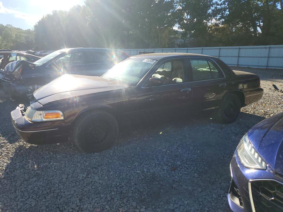 2001 FORD CROWN VICTORIA LX  