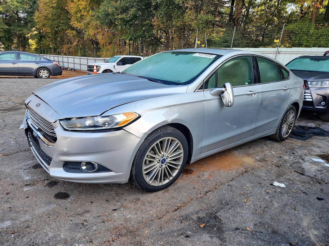 منظر 2014 FORD FUSION SE، زاوية 1