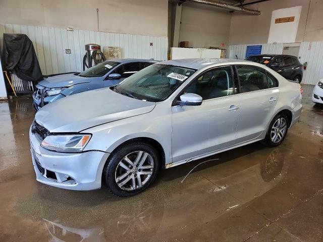 2013 VOLKSWAGEN JETTA SE  