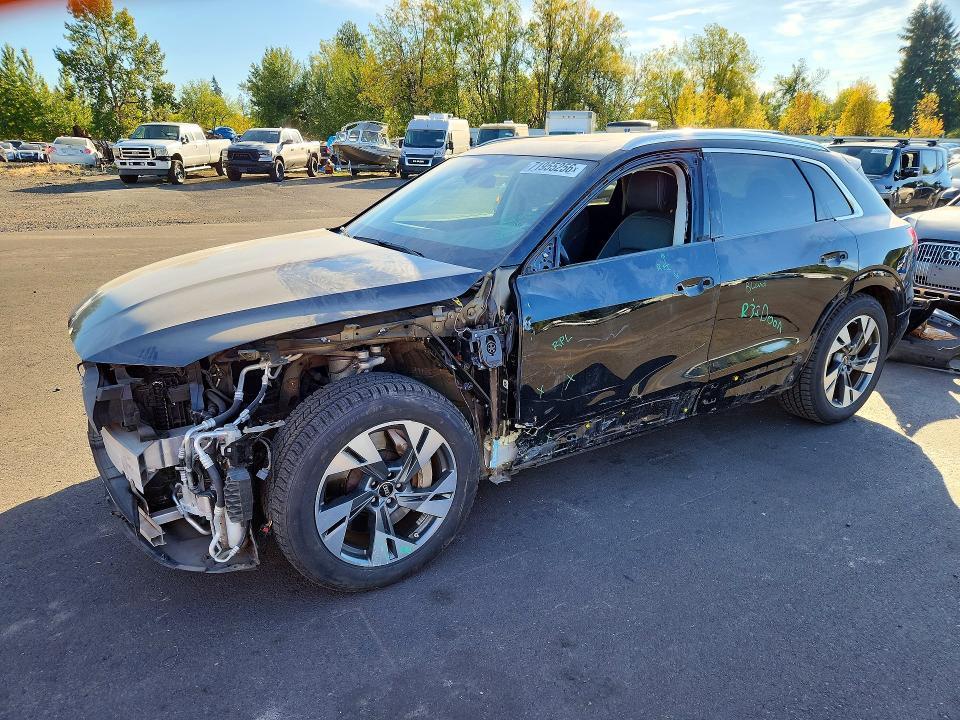 2023 AUDI E-TRON PREMIUM PLUS  