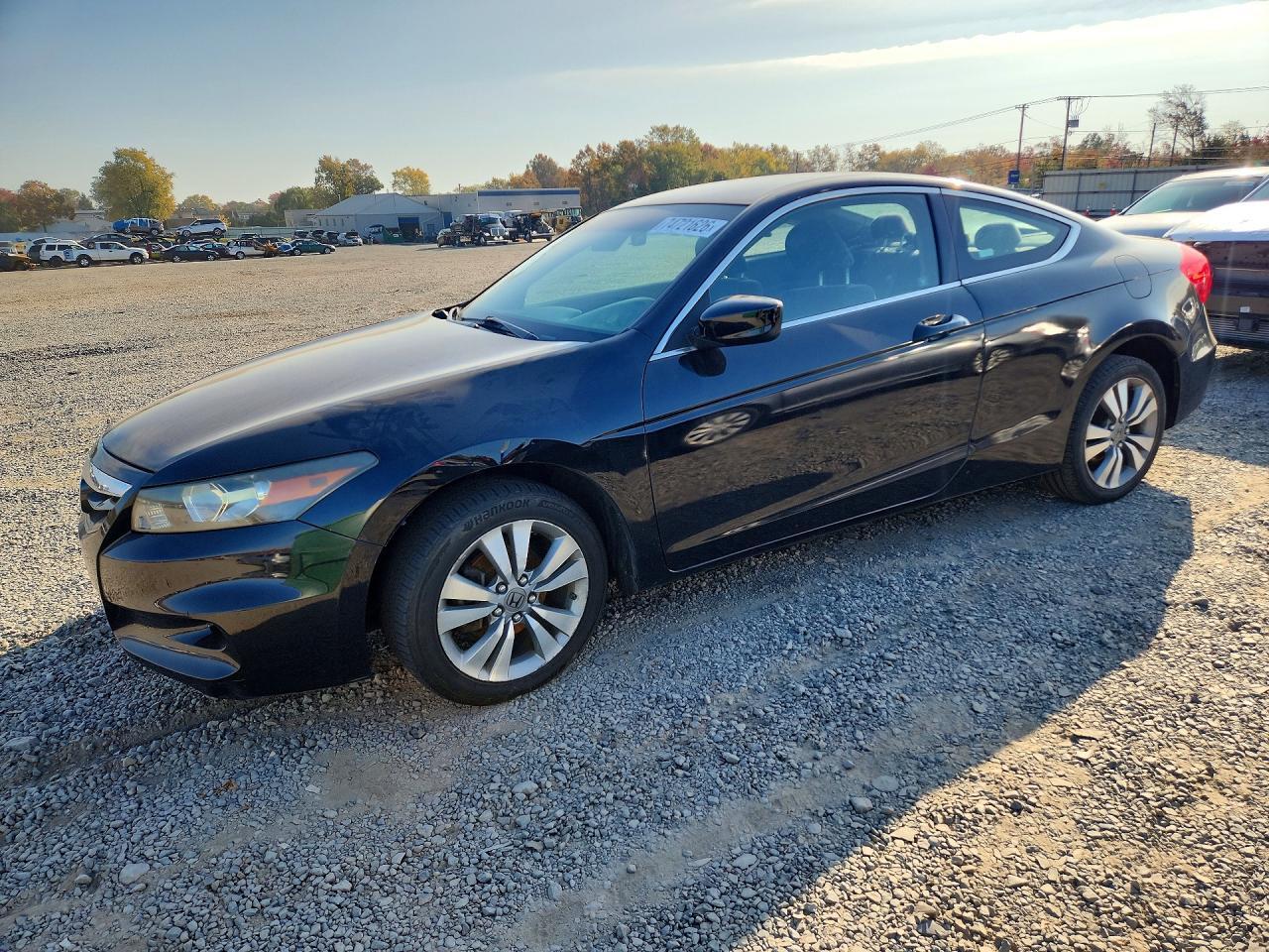 Vue de 2011 HONDA ACCORD LX-S, angle 1