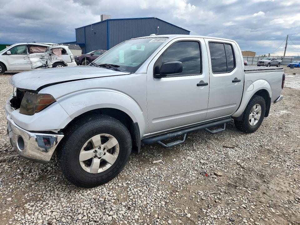 2013 NISSAN FRONTIER S  