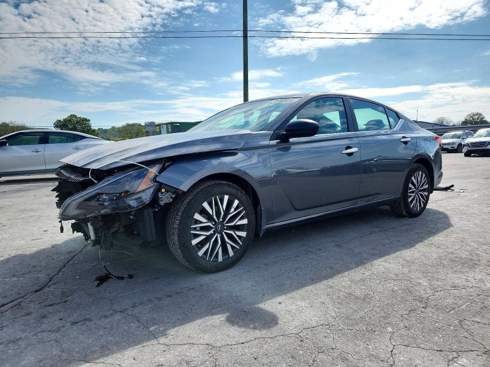 2024 NISSAN ALTIMA SV  