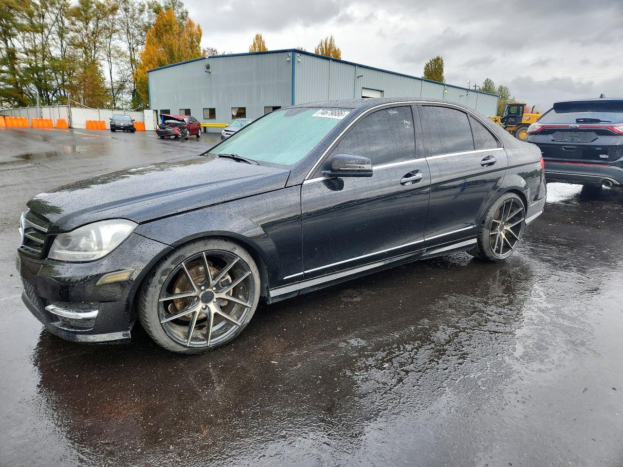 Vista de 2014 Mercedes-Benz C CLASS 250, ángulo 1
