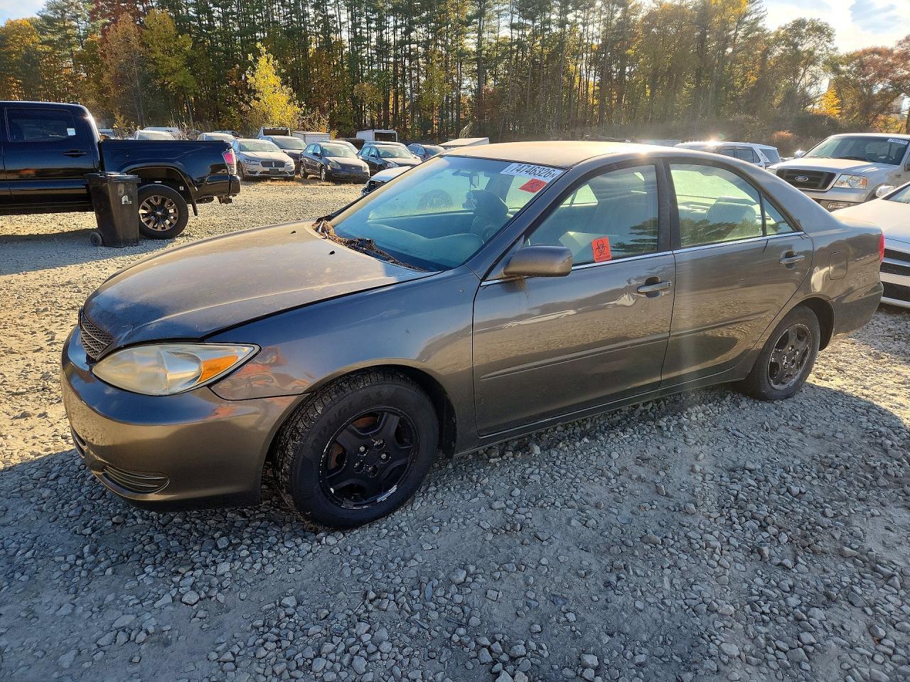 Vista de 2003 TOYOTA CAMRY LE V6, ángulo 1