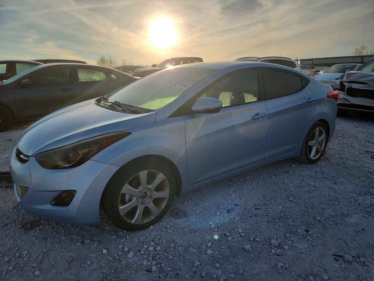 منظر 2013 HYUNDAI ELANTRA LIMITED، زاوية 1