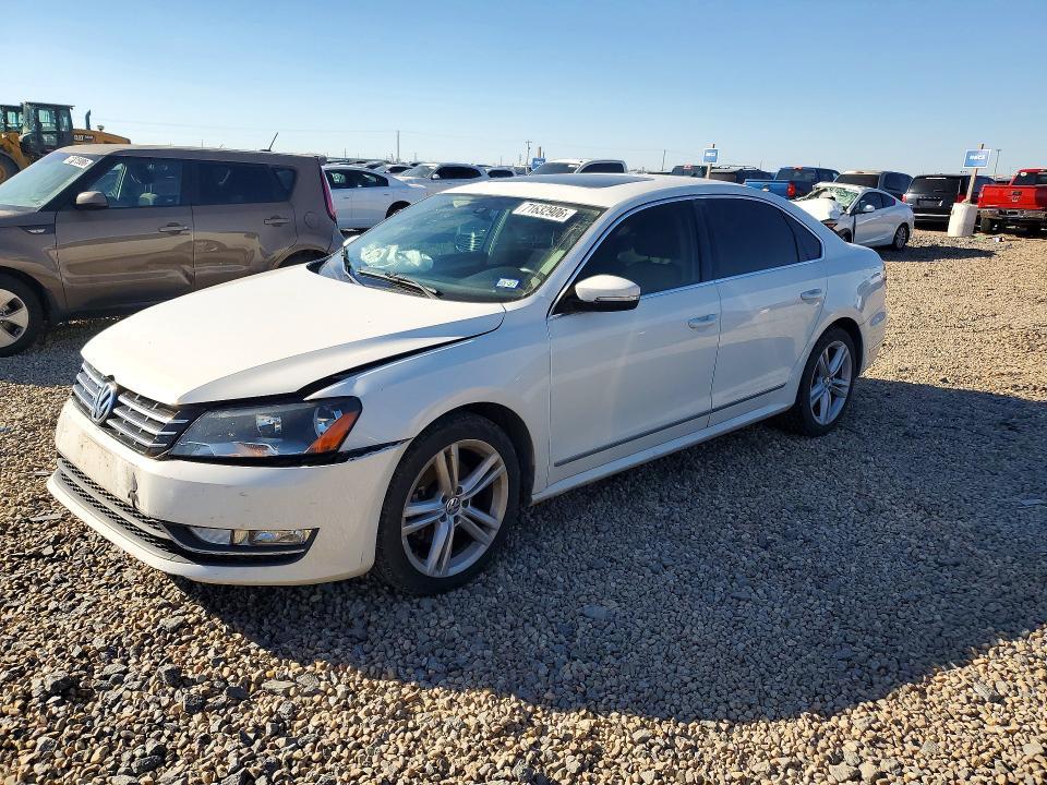 2015 VOLKSWAGEN PASSAT SE  
