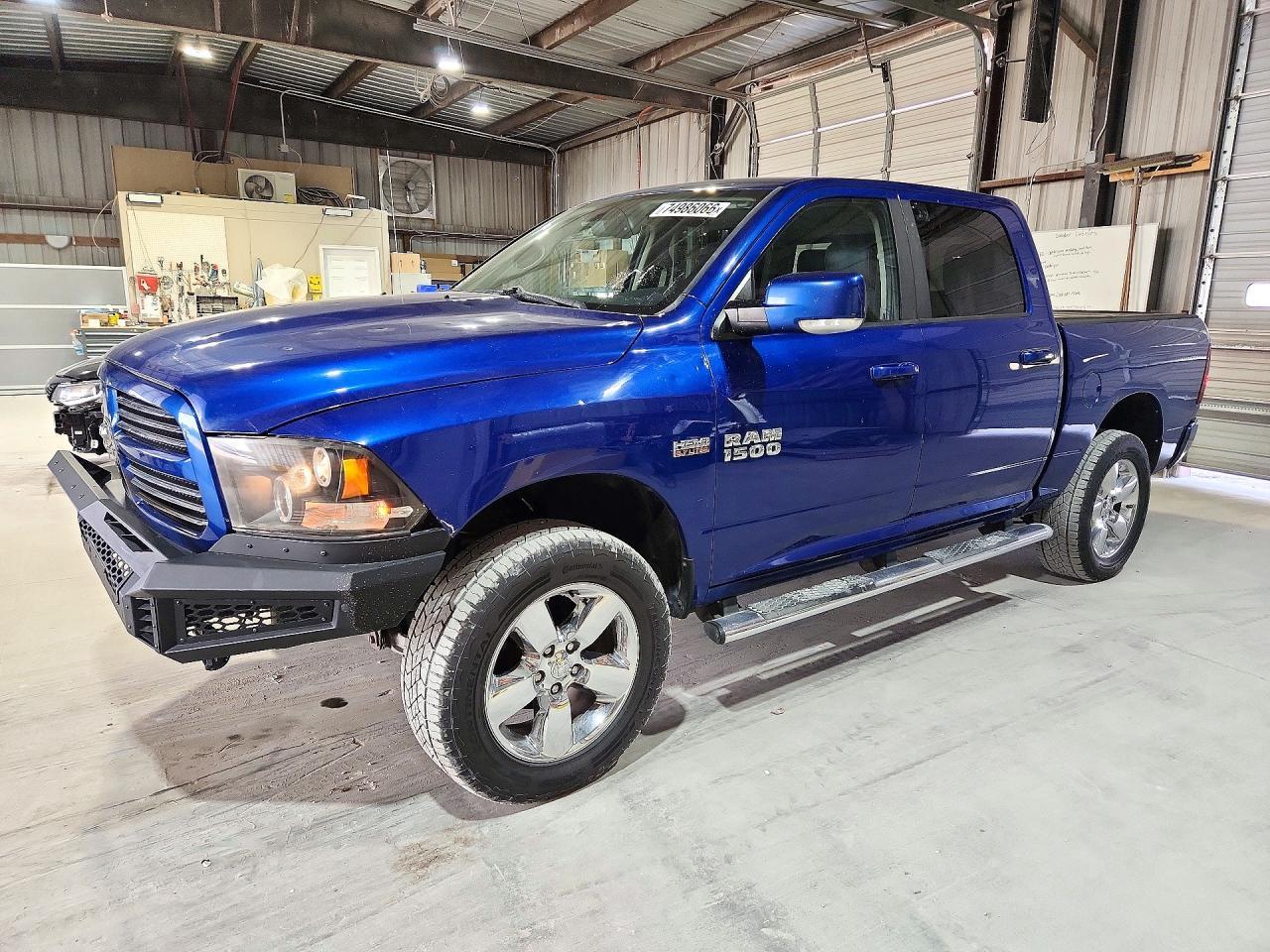 Вид 2014 RAM 1500 SPORT, угол 1