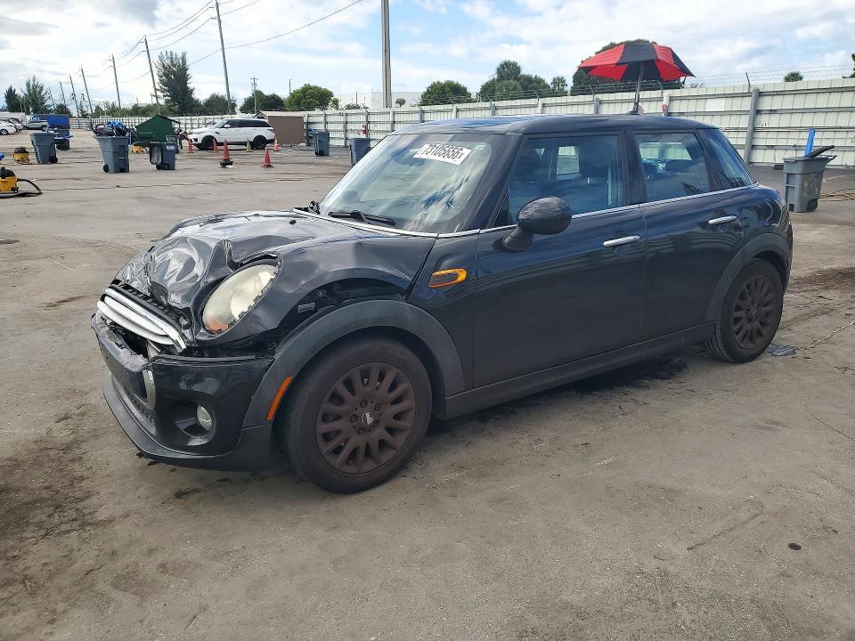 2015 MINI COOPER   