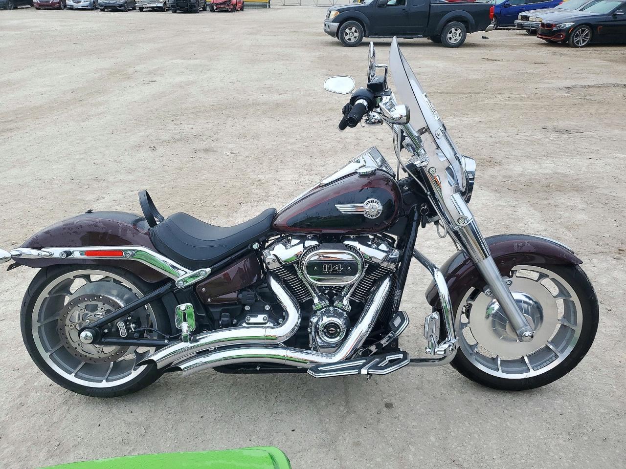 Vue de 2022 HARLEY-DAVIDSON FLFBS, angle 1