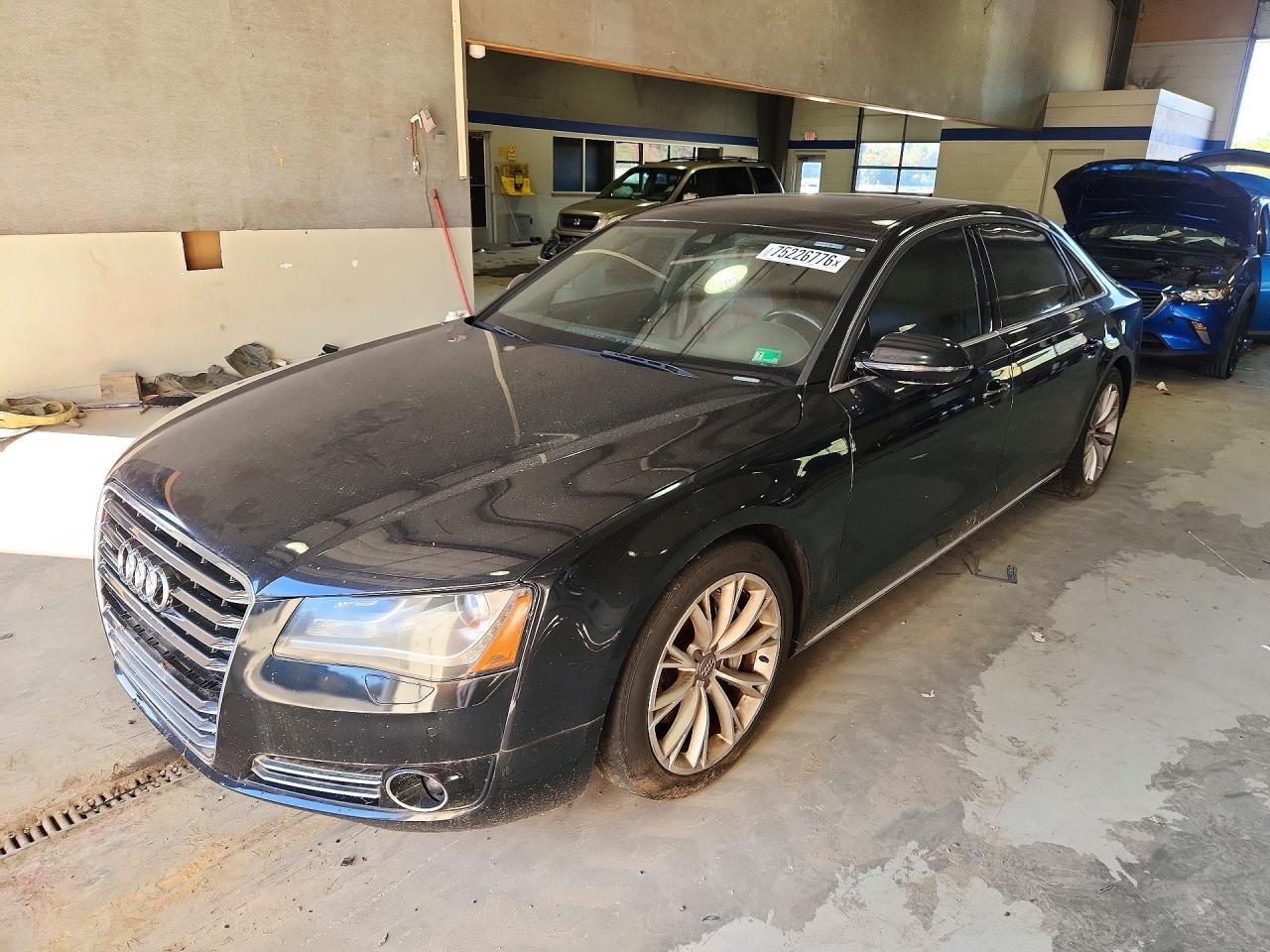 Вид 2013 AUDI A8 L QUATTRO, угол 1