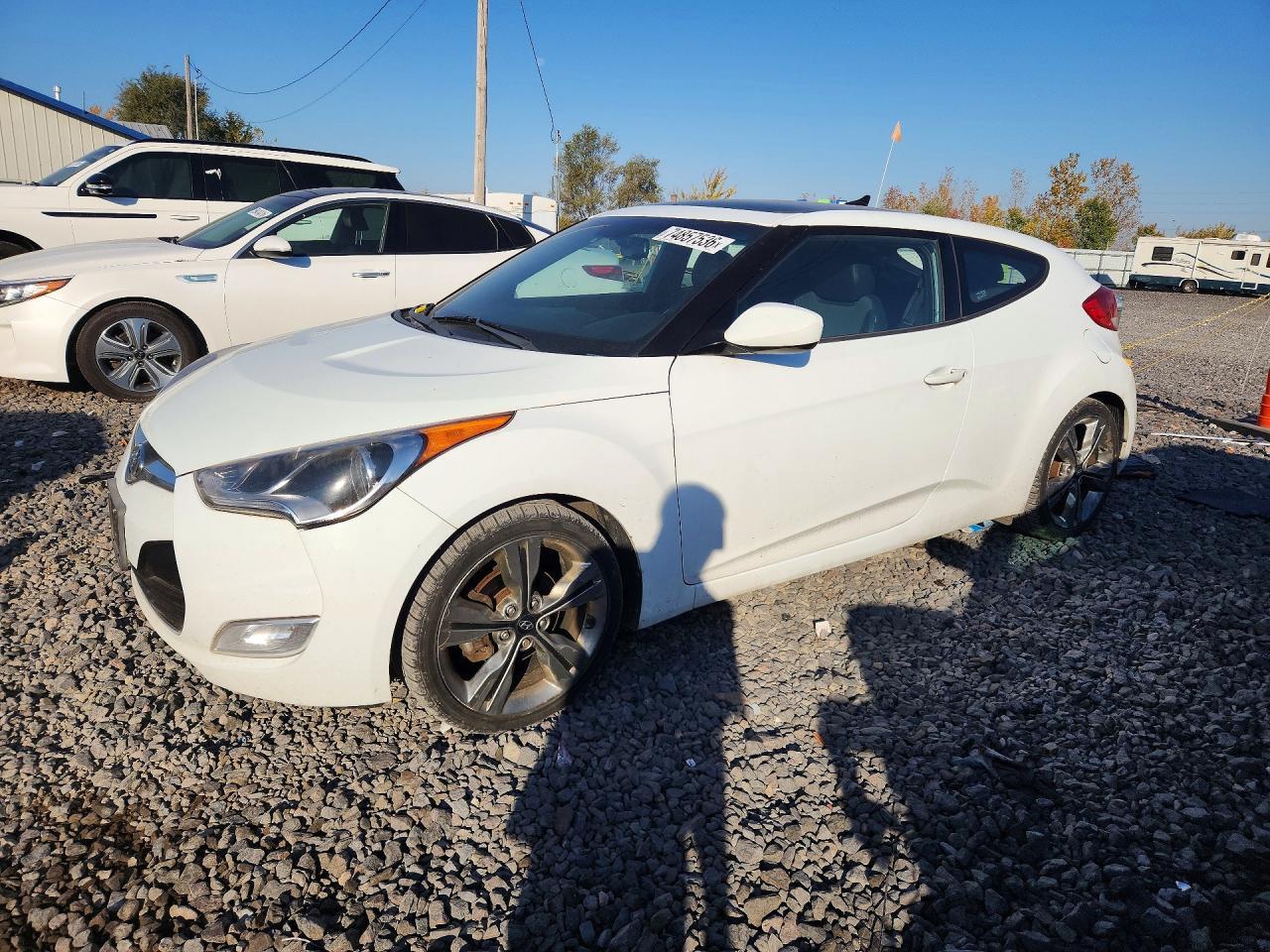 Vista de 2016 HYUNDAI VELOSTER BASE, ángulo 1
